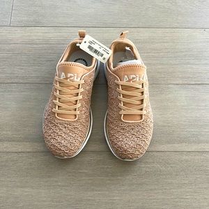 APL women’s techloom phantom